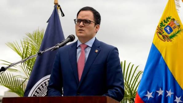 Venezuela expone ante el Fondo Monetario Internacional su plan económico centrado en la industria petrolera y minera