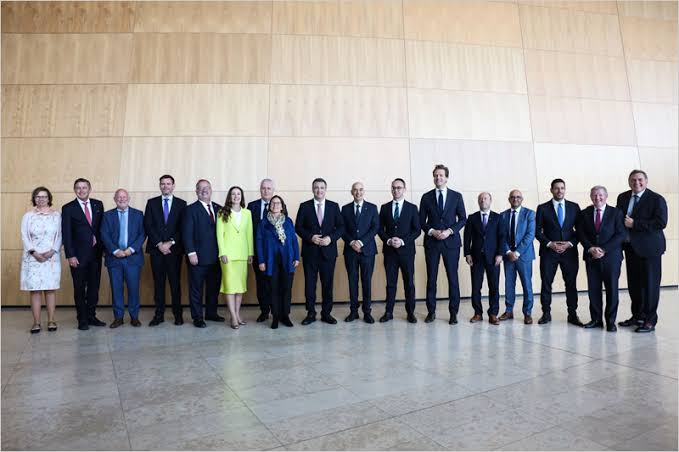 España y la Comisión Europea firman una declaración conjunta para impulsar el despliegue del vehículo autónomo