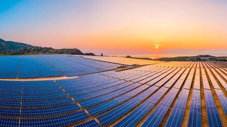 La fotovoltaica española entra en una crisis de valor: ingresa menos de lo que necesita para pagar su deuda