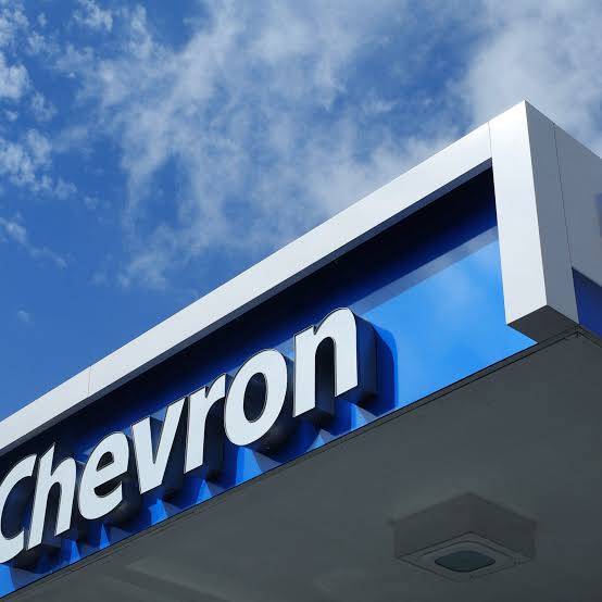 Chevron anuncia una profunda reestructuración directiva en su cúpula corporativa que entrará en vigencia en 2027