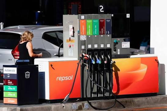 El gasóleo en España roza su máximo anual tras dieciséis jornadas de alza continua pese a los subsidios