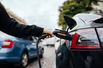 Ministerio de Industria y Turismo convoca subvenciones para la compra de vehículos eléctricos en el sector empresarial