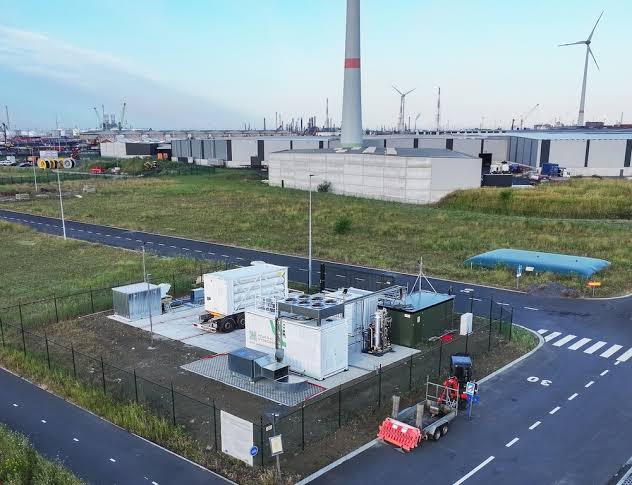 Validación exitosa de electrolizador AEM por Repsol y Power to Hydrogen para abaratar el hidrógeno renovable
