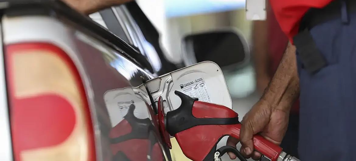 La electrificación del parque automovilístico en España avanza con "enorme" disparidad